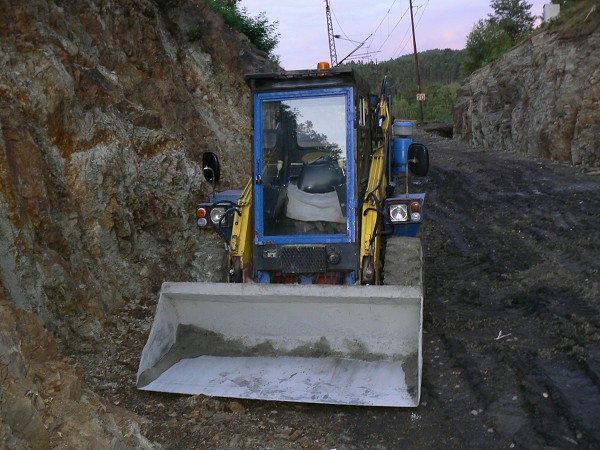 Nakladač UNC 060