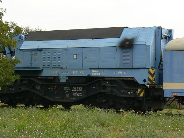 Kolejový jeřáb EDK 750