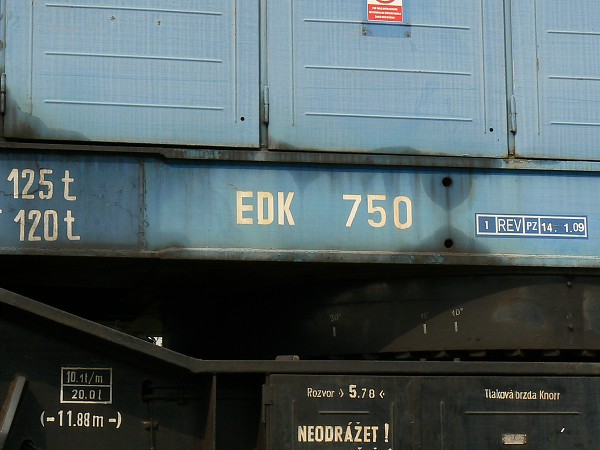 Kolejový jeřáb EDK 750