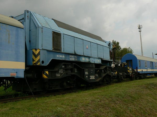 Kolejový jeřáb EDK 750