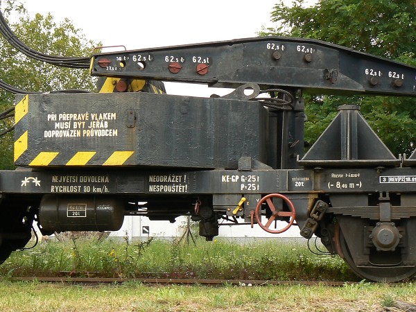 Kolejový jeřáb EDK 750