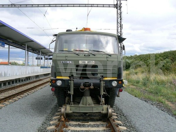 Pokladač kolejových polí PKP 25/20i