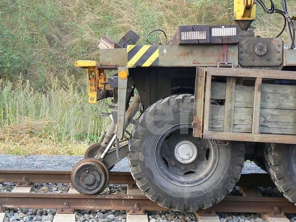 Pokladač kolejových polí PKP 25/20i