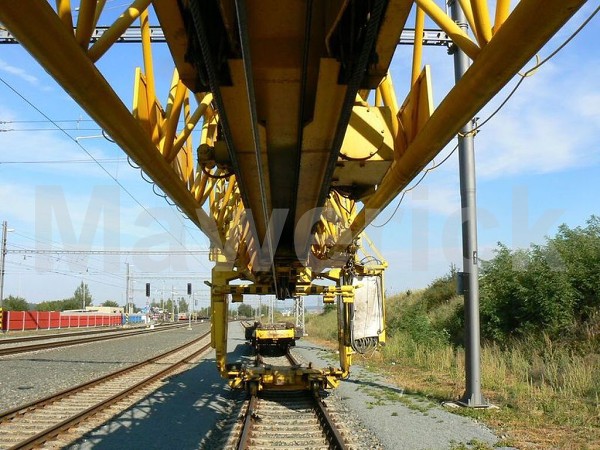 Pokladač kolejových polí PKP 25/20i