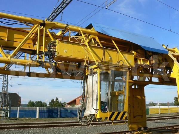 Pokladač kolejových polí PKP 25/20i
