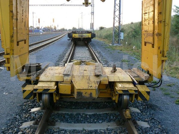 Pokladač kolejových polí PKP 25/20i