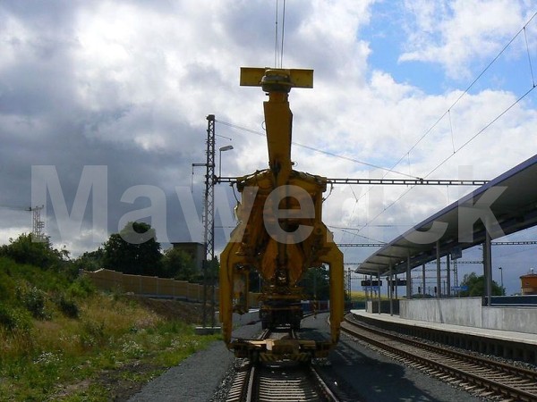 Pokladač kolejových polí PKP 25/20i