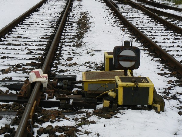 Výkolejka elektromechanická