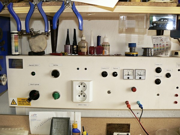 Nářadí, nástroje a pomůcky