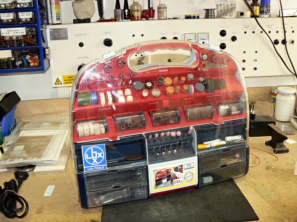 Nářadí, nástroje a pomůcky